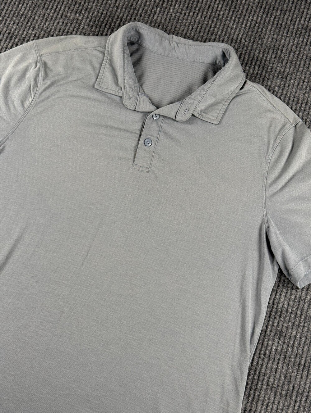 Lululemon Evolution Polo Mens L (NO TAG) Gray Short Sleeve Performance Stretch